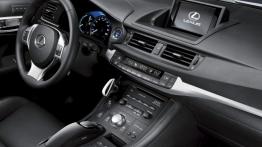 Lexus CT 200H - kokpit