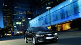 Lexus CT 200H - widok z przodu