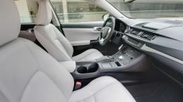 Lexus CT 200H - widok ogólny wnętrza z przodu