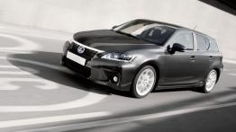 Lexus CT 200H - widok z przodu