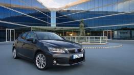 Lexus CT 200H - widok z przodu