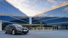 Lexus CT 200H - widok z przodu