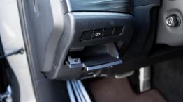 Lexus nie żartuje. To koniec konwencjonalnych silników? Nowy Lexus ES 300h i RC 300h