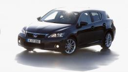 Lexus CT 200H - widok z przodu
