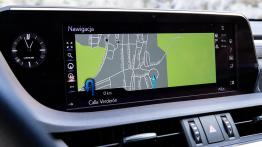 Lexus nie żartuje. To koniec konwencjonalnych silników? Nowy Lexus ES 300h i RC 300h