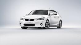 Lexus CT 200H - widok z przodu