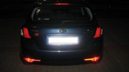 Kia cee´d Hatchback 5d Facelifting - galeria społeczności - tył - reflektory włączone