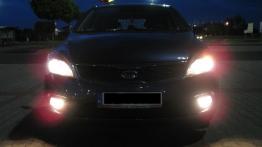 Kia cee´d Hatchback 5d Facelifting - galeria społeczności - przód - reflektory włączone