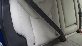 Ford Mondeo V Kombi - pas bezpieczeństwa z tyłu