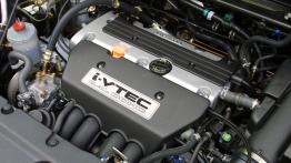 Honda CR-V II - pokrywa silnika otwarta