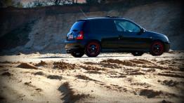 Renault Clio II Hatchback - galeria społeczności - prawy bok