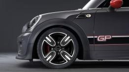 Mini John Cooper Works GP II - lewe przednie nadkole