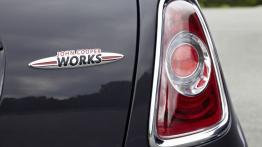 Mini John Cooper Works GP II - prawy tylny reflektor - wyłączony