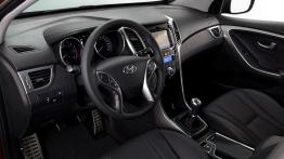 Hyundai i30 II Hatchback 5d - prezentacja w Sevilli - widok ogólny wnętrza z przodu