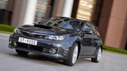 Subaru Impreza WRX STI - widok z przodu