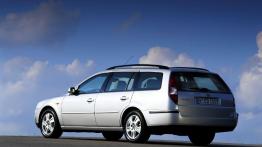 Ford Mondeo 2001 Kombi - widok z tyłu