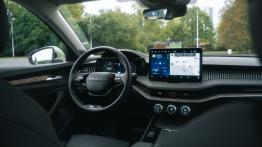 Škoda Kodiaq vs Superb Combi - porównanie funkcjonalności i bagażnika. Jakie przewagi ma SUV, a jakie kombi?