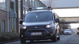 Pojazdy autonomiczne Forda będą komunikować się z pieszymi