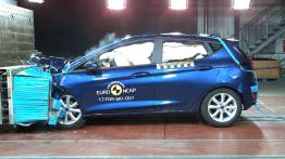 Euro NCAP: Nie wybieraj podstawowych wersji Kii