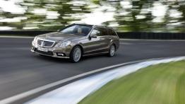 Mercedes E 500 W212 kombi - widok z przodu