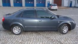 Audi A4 B6 Sedan - galeria społeczności - prawy bok