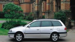 Toyota Avensis I Kombi - lewy bok