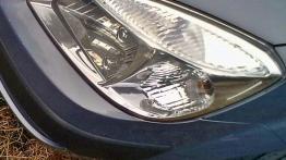 Kia Rio II Sedan - galeria społeczności - lewy przedni reflektor - wyłączony