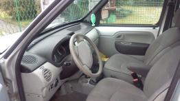 Renault Kangoo II Minivan - galeria społeczności - widok ogólny wnętrza z przodu