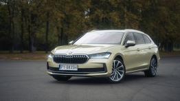 Škoda Kodiaq vs Superb Combi - porównanie funkcjonalności i bagażnika. Jakie przewagi ma SUV, a jakie kombi?