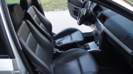 Opel Astra H Hatchback 5d - galeria społeczności - widok ogólny wnętrza z przodu