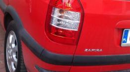 Opel Zafira A - galeria społeczności - lewy tylny reflektor - wyłączony