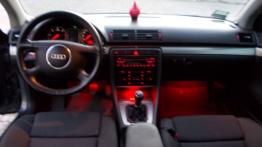 Audi A4 B6 Sedan - galeria społeczności - pełny panel przedni