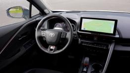 Toyota C-HR 1.8 Hybrid vs Dacia Duster 1.8 Full Hybrid. Porównanie spalania, kosztów i opinii
