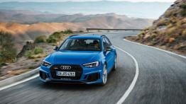 Audi RS4 Avant z sześcioma cylindrami
