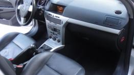 Opel Astra H Hatchback 5d - galeria społeczności - kokpit