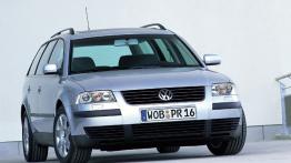 Volkswagen Passat V Kombi - widok z przodu