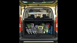 Citroen Berlingo II - tył - bagażnik otwarty