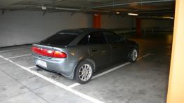 Mazda 323 V F - galeria społeczności - bok - inne ujęcie