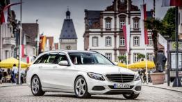 Mercedes klasy C 250 (2014) kombi - widok z przodu
