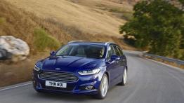 Ford Mondeo V Kombi - widok z przodu