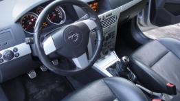 Opel Astra H Hatchback 5d - galeria społeczności - kokpit