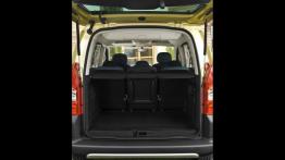 Citroen Berlingo II - tył - bagażnik otwarty