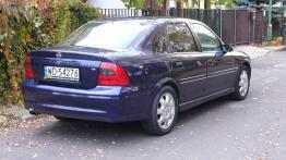 Opel Vectra B Sedan - galeria społeczności - widok z tyłu