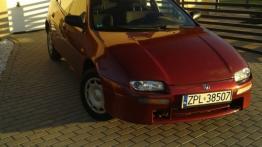 Mazda 323 V F - galeria społeczności - widok z przodu