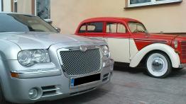 Chrysler 300C  Sedan - galeria społeczności - przód - reflektory wyłączone
