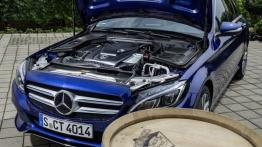 Mercedes klasy C 250 (2014) kombi - maska otwarta