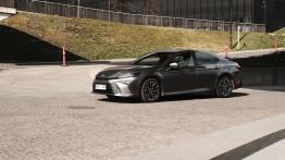 Toyota Camry Hybrid Executive wydaje się nudna, a jest świetna. Niczego nie udaje, bo nie musi