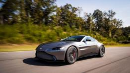 Aston Martin Jamesa Bonda trafi na drogi