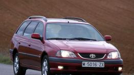 Toyota Avensis I Kombi - widok z przodu