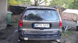 Renault Laguna I Kombi - galeria społeczności - tył - reflektory wyłączone